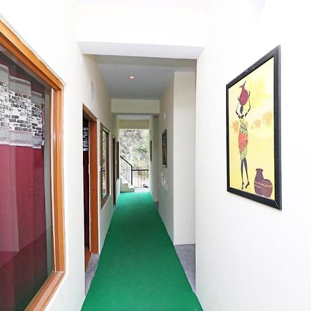 Oyo 13728 Hotel Kempty Valley View Hotel & Restaurant ムスーリー エクステリア 写真
