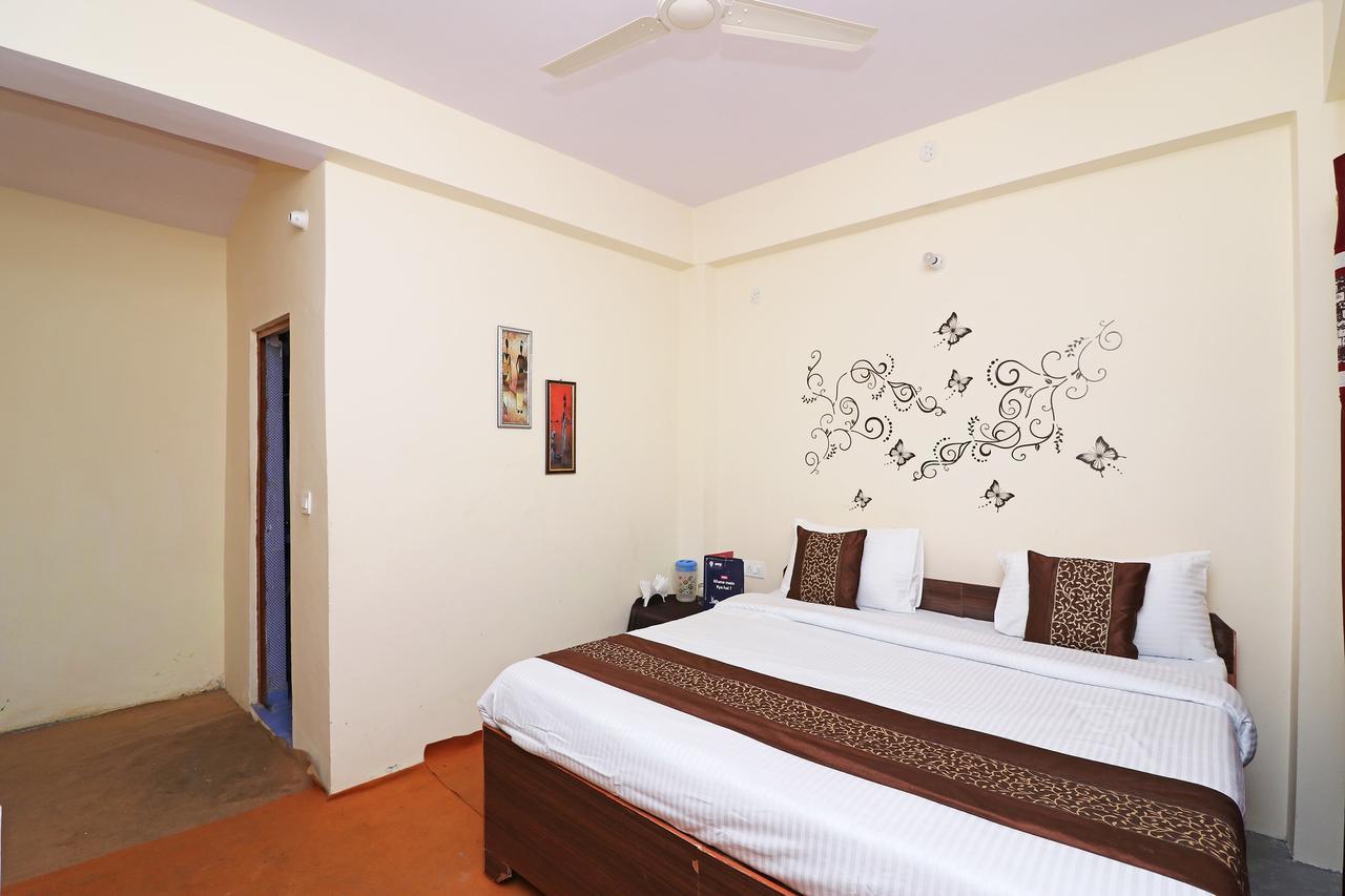 Oyo 13728 Hotel Kempty Valley View Hotel & Restaurant ムスーリー エクステリア 写真
