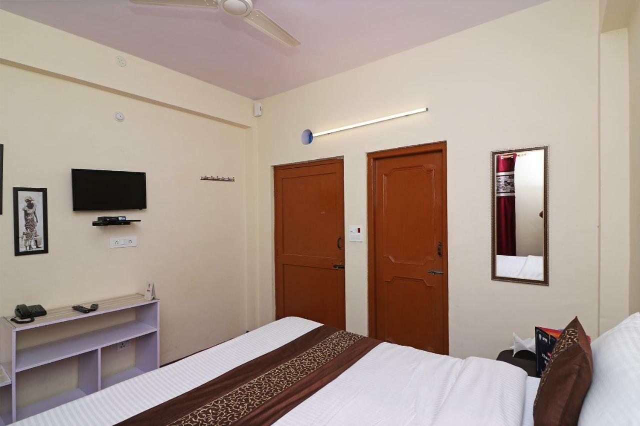 Oyo 13728 Hotel Kempty Valley View Hotel & Restaurant ムスーリー エクステリア 写真