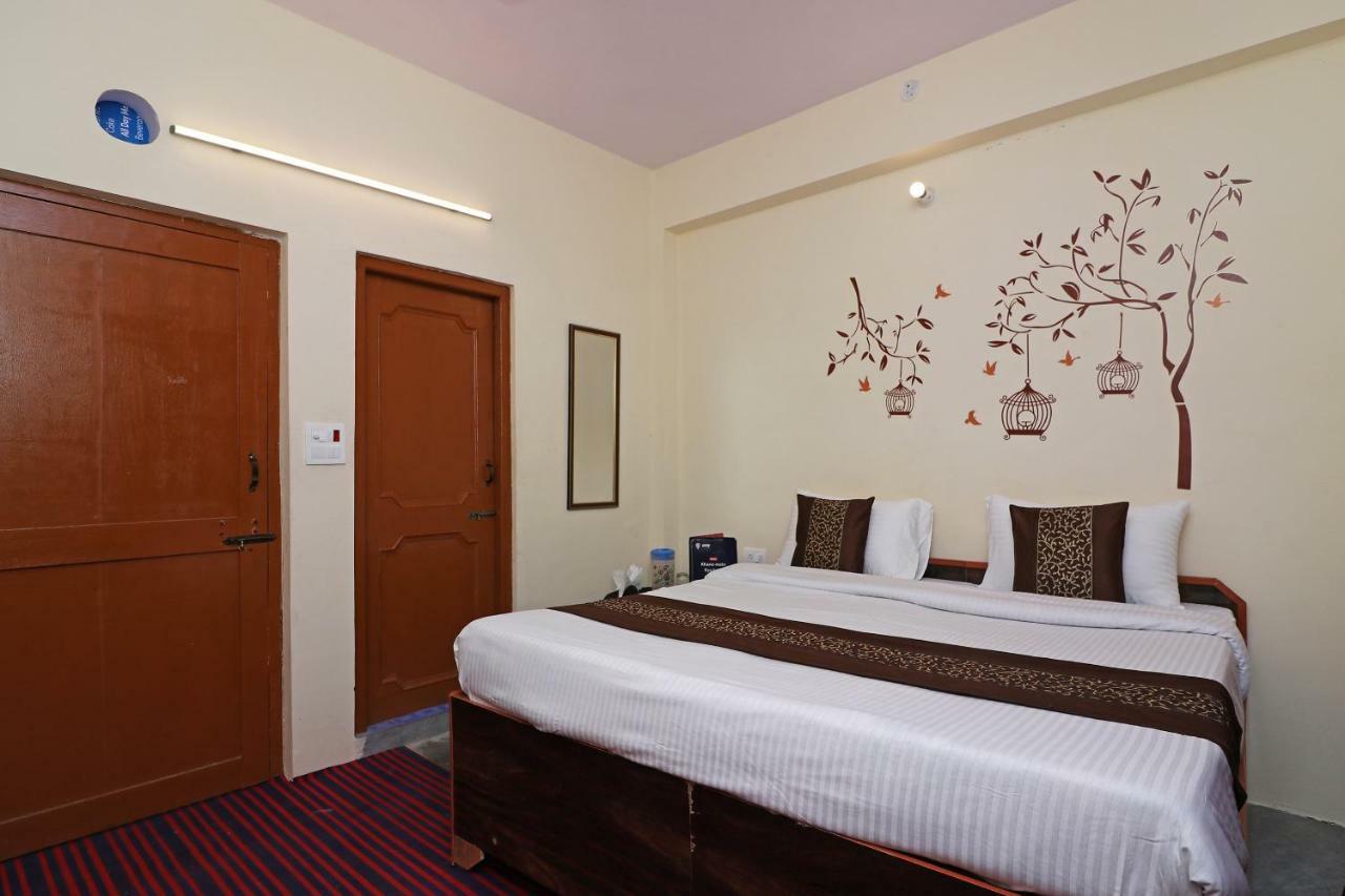 Oyo 13728 Hotel Kempty Valley View Hotel & Restaurant ムスーリー エクステリア 写真